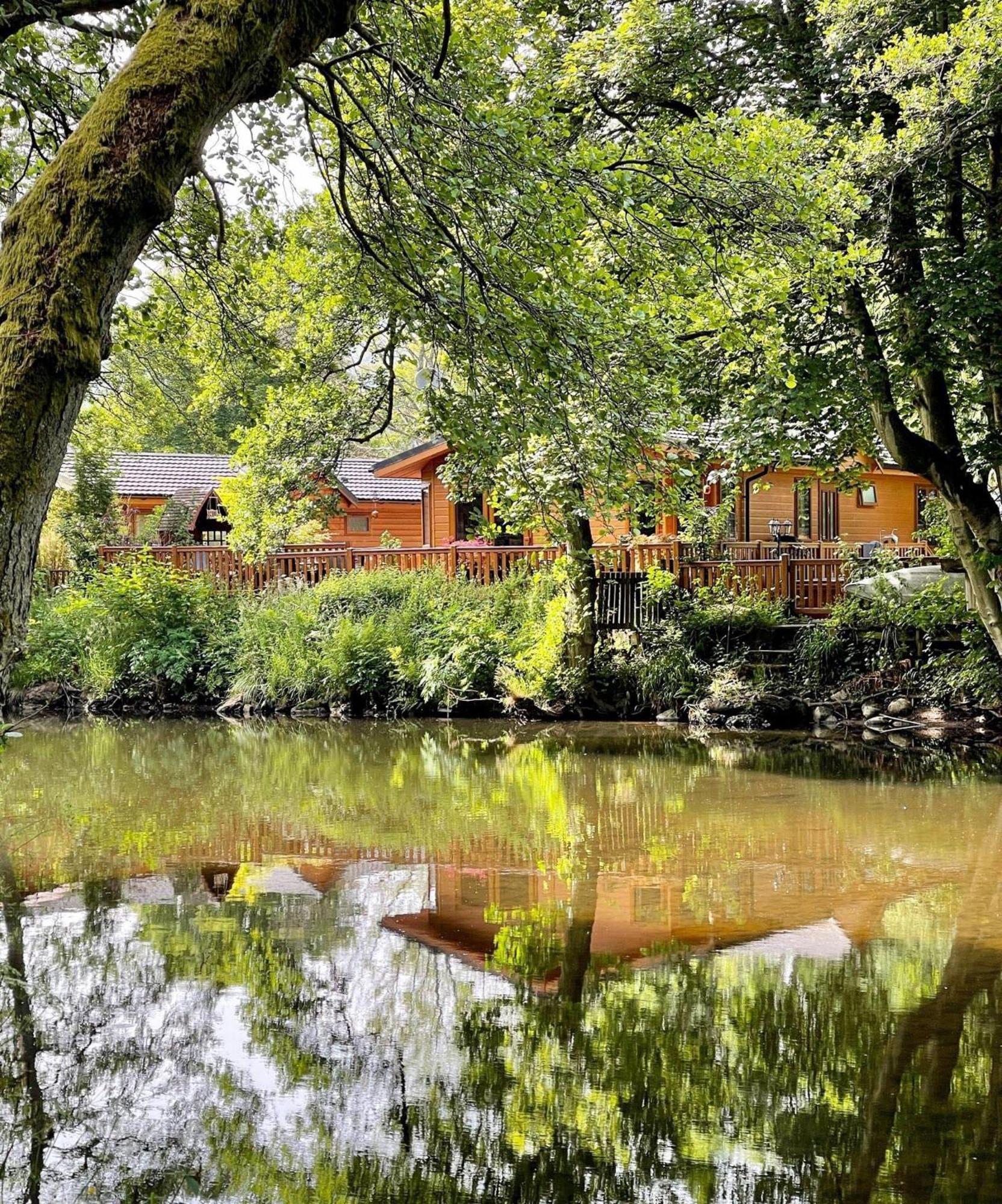 Riverbank Lodge Dollar Екстер'єр фото