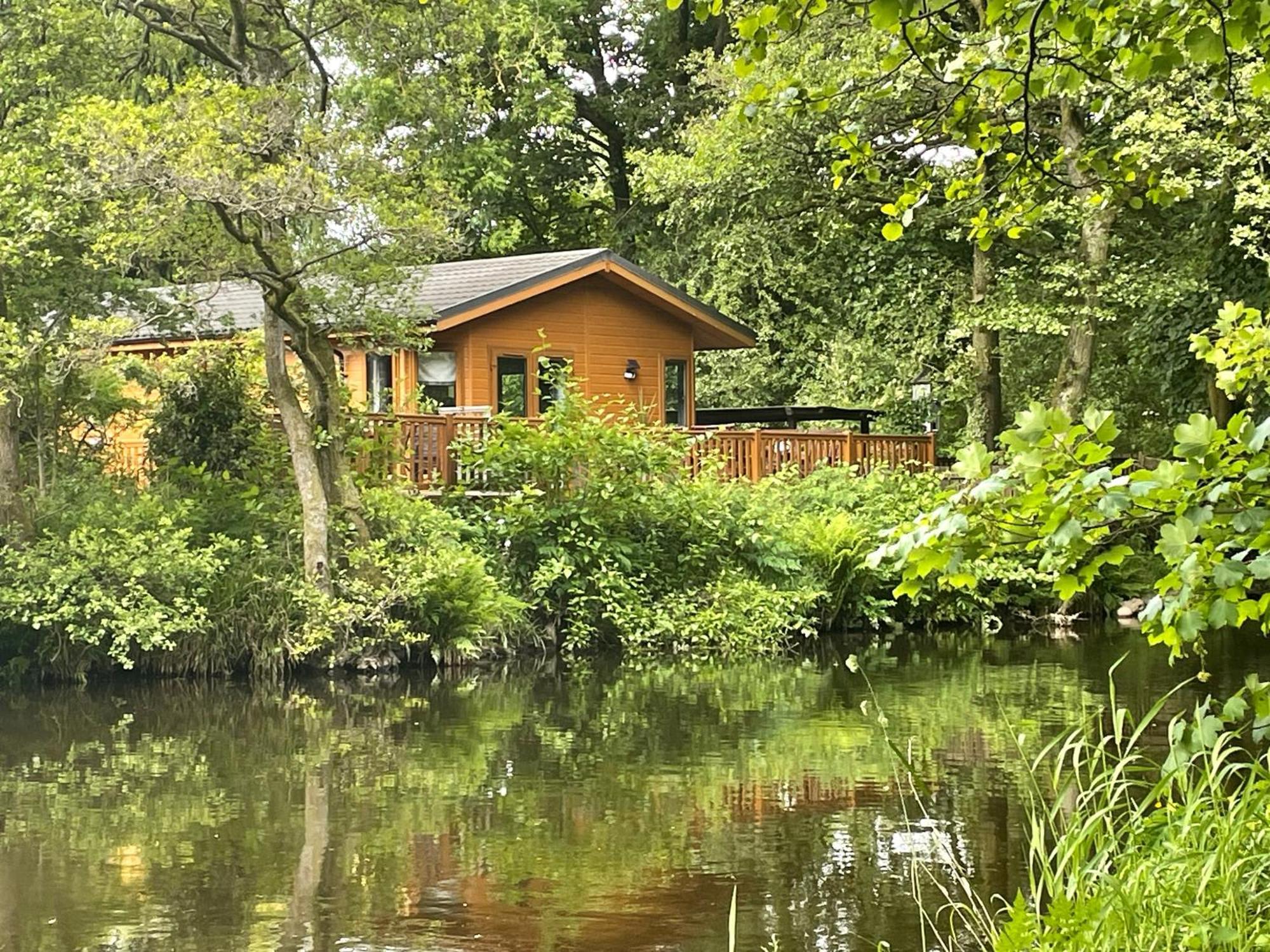 Riverbank Lodge Dollar Екстер'єр фото
